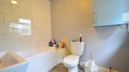 4 bedroom terraced house to rent - Photo 4