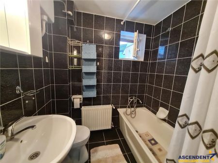 Vila cu 5 camere si garaj propriu, Centrul Istoric Drumul P - Fotografie 5