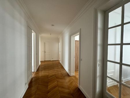 APPARTEMENT T4 A LOUER - PARIS 16EME ARRONDISSEMENT - 147 m - 5 500 € - Photo 2