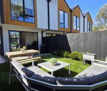 Te Atatū Peninsula, 2 bedrooms, $610 - Photo 2