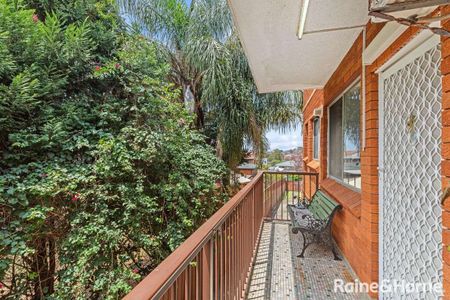 Well-Maintained Apartment With Light-Filled Living and Strong Investment Appeal - Photo 3