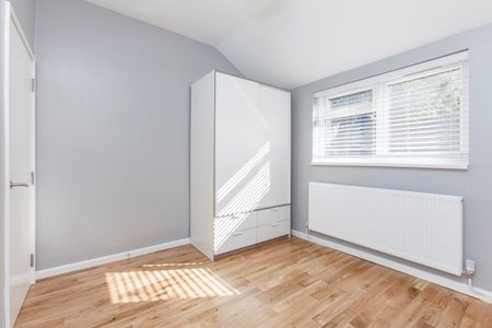 Flat to rent - Annandale Road, Greenwich, SE10 - Photo 3