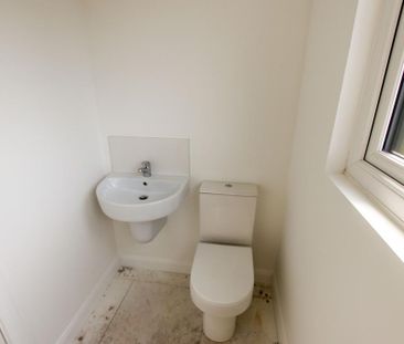 3 bedroom terraced house to rent - Photo 3