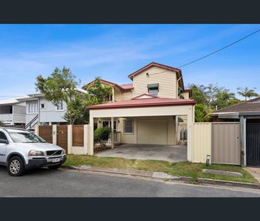 30 Firmin Court, Mermaid Waters, Qld 4218 - Photo 3