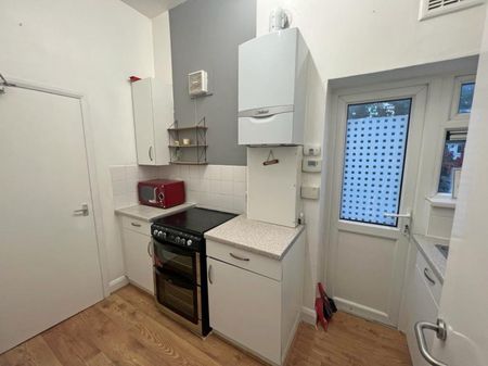 1 Bedroom Flat To Let - Photo 4