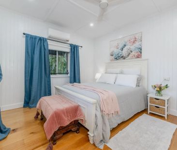 Charming Renovated Cottage in Prime Location - Photo 1