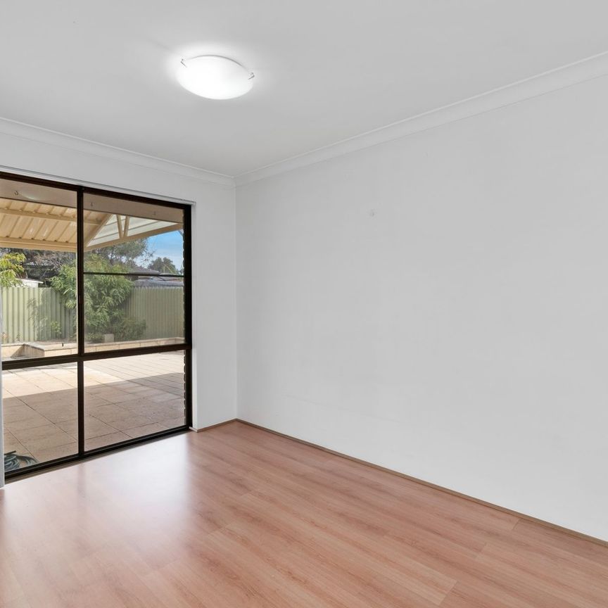 Large Family Home Located in Willetton Primary & High School Zone - Photo 1