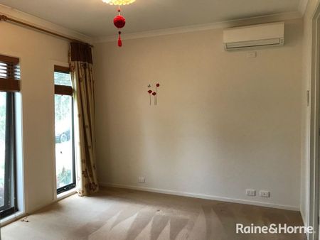 Splendid 4Br Home in Arndel, Truganina! - Photo 3