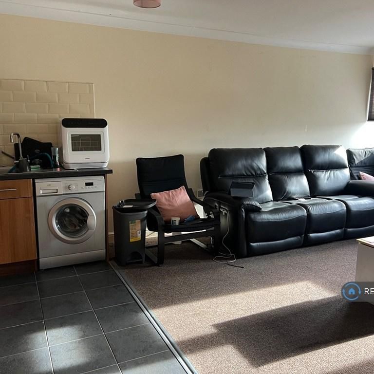 1 bedroom flat to rent - Photo 1