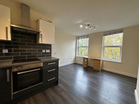 4 Bed Flat, London Road, SW16 - Photo 5