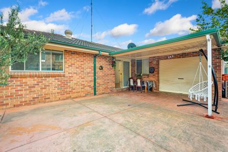 STREET FACING, FEELS LIKE A HOUSE! - Photo 5