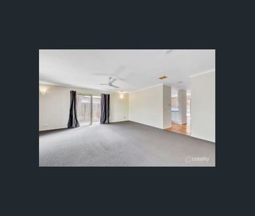 Spacious 3 Bedroom Townhouse - Photo 1