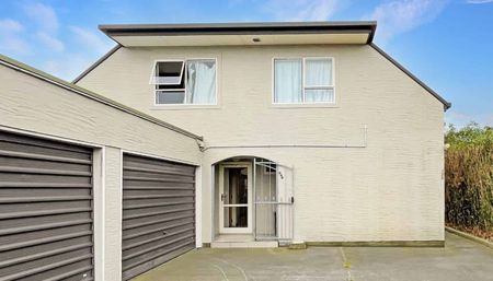 4 Bedroom Waltham Home Ready For the New Uni Year! - Photo 2