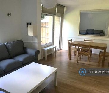 4 bedroom flat to rent - Photo 2