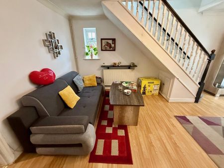 2 bedroom semi-detached house to rent - Photo 3