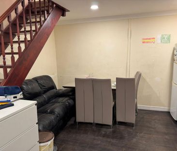 2 bedroom end of terrace house to rent - Photo 2