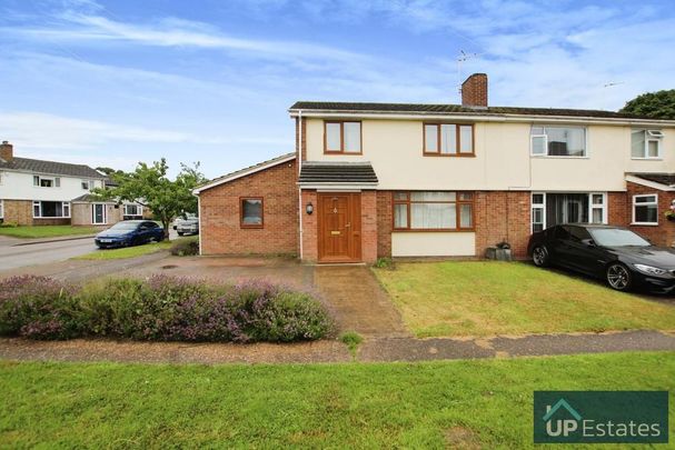 4 bedroom semi-detached house to rent - Photo 1
