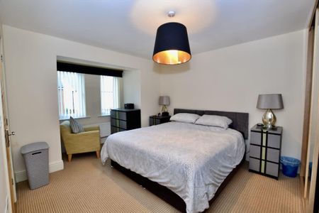 4 bedroom detached house to rent - Photo 3