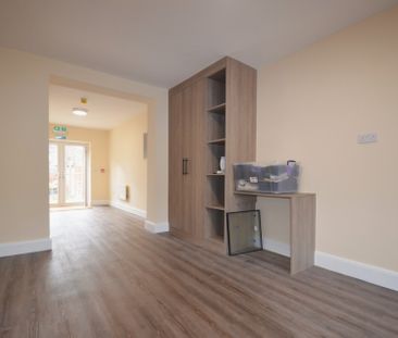 1 bedroom Property to rent - Photo 2