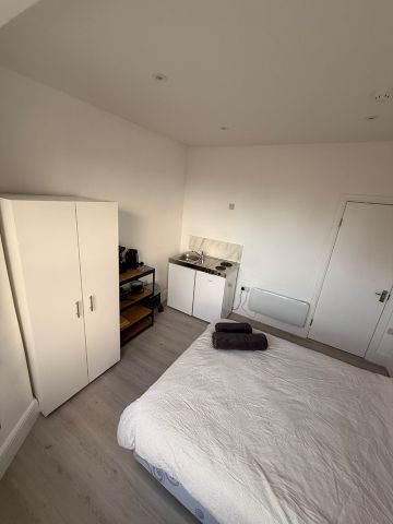 Studio Flat, Colville Road, E11 - Photo 4