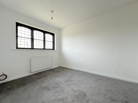 Semi Detached House - Photo 3