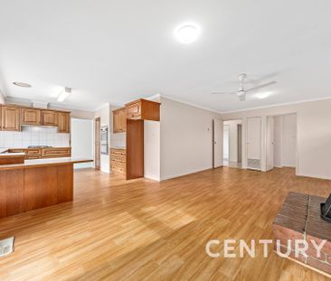 Spacious Family Home Zoned for Highvale Secondary College - Photo 4