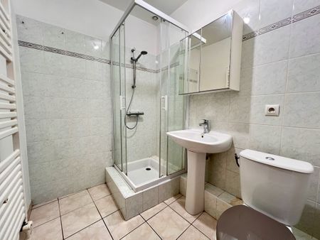 Location Appartement 3 pièces 62m² LORGUES 83510 - Photo 5