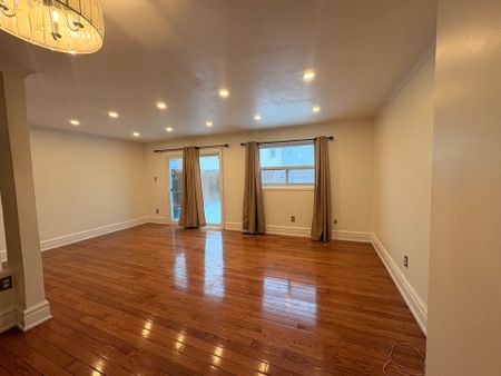 For Lease - 1055 Shawnmarr Road Unit# 27, Mississauga, Ontario - Photo 4