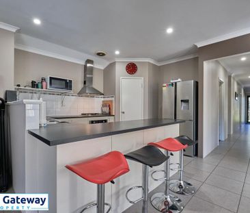 13 Observatory Avenue, AUBIN GROVE WA 6164 - Photo 3