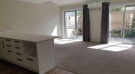 7/19 Collins Avenue, Tawa, Wellington City - Photo 2