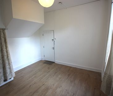 Bedsit, Burnt Ash Hill, SE12 - Photo 4