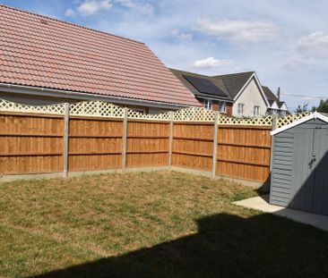 3 bedroom semi-detached house to rent - Photo 1