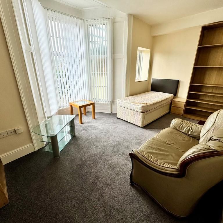 Studio to rent - Photo 1