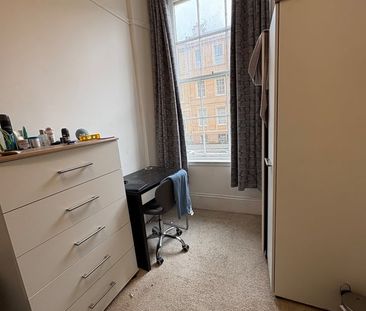 Room in a Shared Flat, Baliol St, G3 - Photo 3