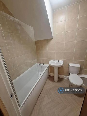 2 bedroom flat to rent - Photo 5