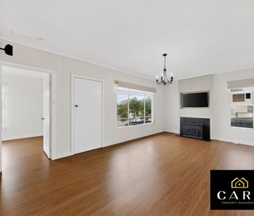 WELL-LOCATED FAMILY HOME – COMFORT & CONVENIENCE IN DOVETON - Photo 1