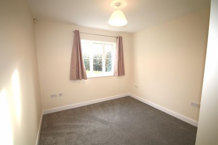 Kent CanterburyDextor Close, CT2 7JB, Canterbury - Photo 2