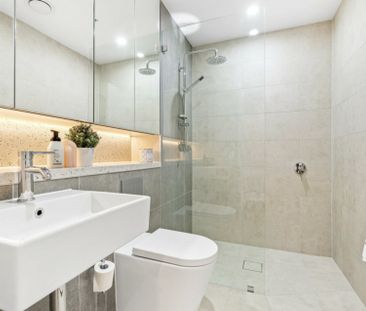 Beautiful 1 Bedroom Apartment - Walk to Metro, Shops & Cafes! - Photo 5