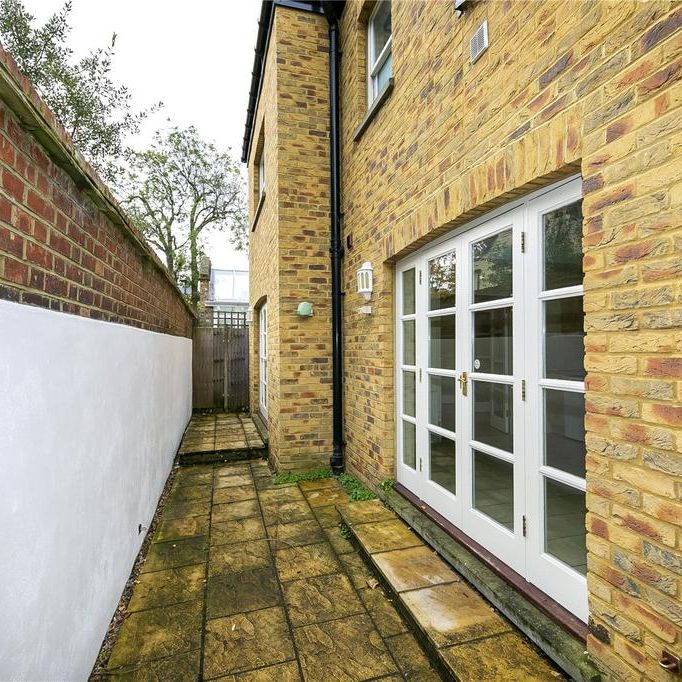 4 bedroom semi-detached house to rent - Photo 1