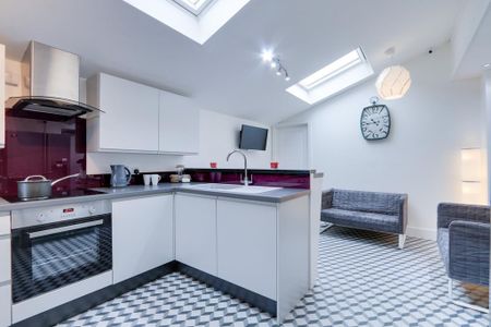 1 bedroom in a house share to rent - Photo 2