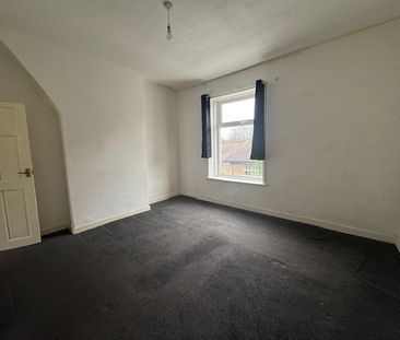 Emma Street - Photo 5