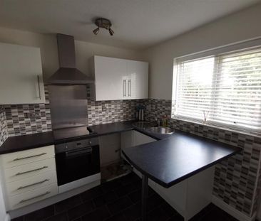 2 bedroom semi-detached house to rent - Photo 5