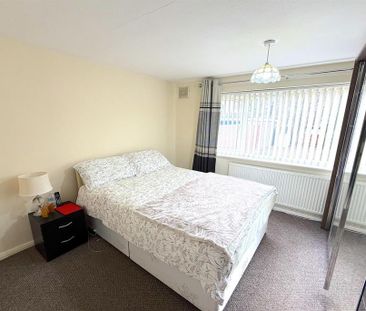 2 bedroom detached bungalow to rent - Photo 3