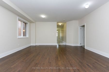 For Lease - 7 Buttonwood Road, Brampton, Ontario - Photo 2