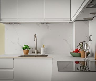 Golden House, Guildford, GU1 - Photo 1