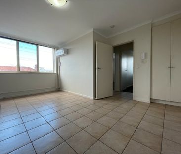 2-Bedroom Apartment in the Heart of Brunswick! - Photo 2