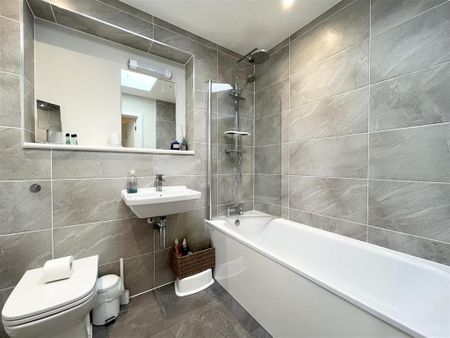 2 bedroom apartment to rent - Photo 5