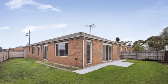 Spacious Family Living in a Prime Melton West Location – $450 Per Week - Photo 3
