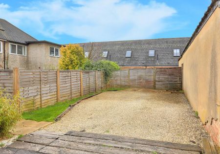 2 bedroom maisonette to rent - Photo 3