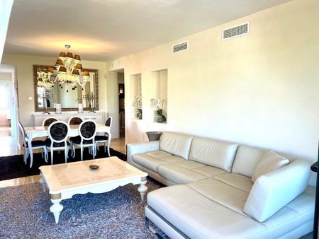 Alquiler de ático en Calle Ana María Matute - Photo 3